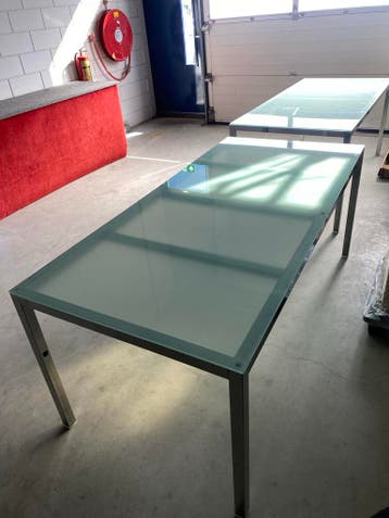 Glazen tafels (vergader of diner) gratis af te halen!