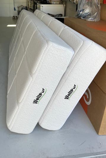 Gratis af te halen 2x Schuimmatrassen Wellpur