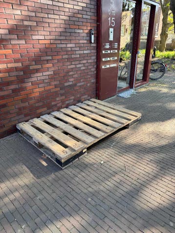 Free Pallet to pick up