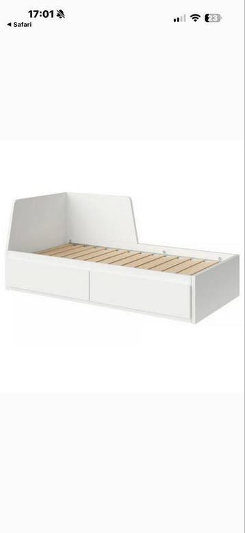 Flekke bed met matrassen (mist twee plankjes)