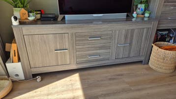 GRATIS dressoir af te halen op vrijdag 24 april