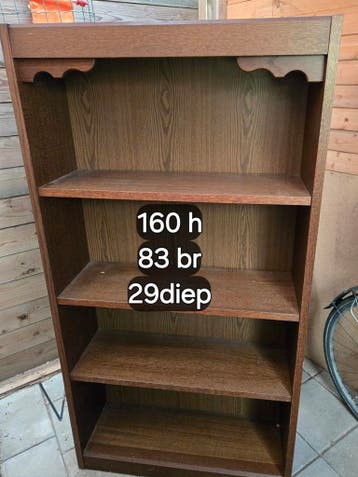 Oude kast gratis voor in de  schuur