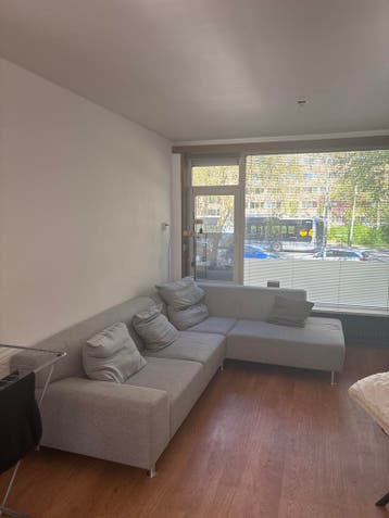 Comfortabele grijze hoekbank