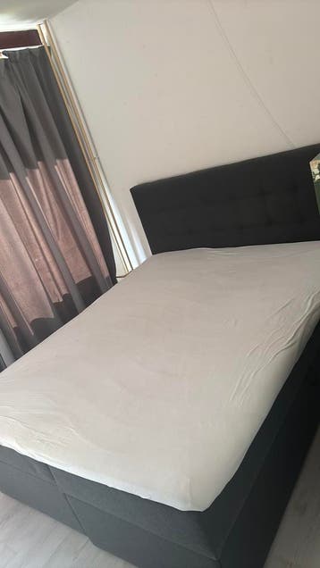 Tweepersoonsbed 1.60 x 2.00 meter