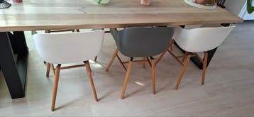 Set van 6 kuipstoelen: 4 wit, 2 grijs - Eiken poten