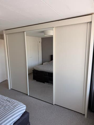 Gratis! Kledingkast, wit, 285 cm breed, 223 cm hoog