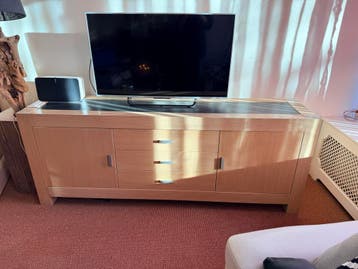 Stijlvol eiken dressoir met lades en deuren