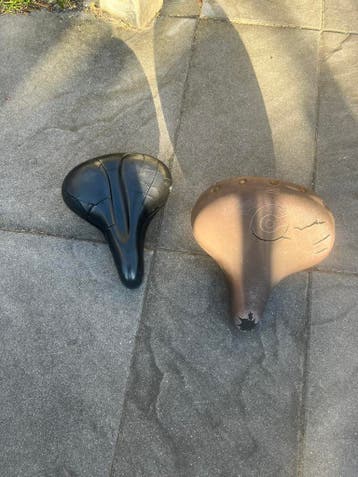 Gratis! 2 fietszadels
