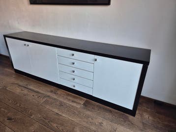 Groot dressoir - 240x45x79 cm: Gratis op te halen in Tilburg
