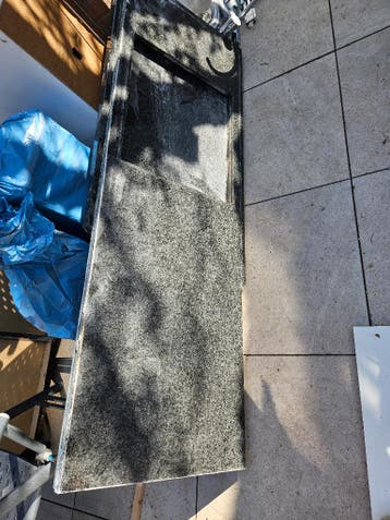 Gratis granieten werkblad met spoelbak – direct mee te nemen