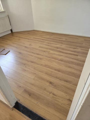 Laminaat eiken look, +/- 45m2