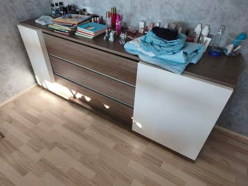 Dressoir kast met gebruikerssporen