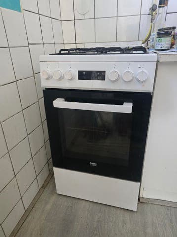 GRATIS BEKO multifunctionele oven  (A) - werkt perfect!