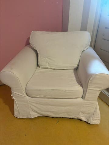 Witte stoel met afneembare hoes