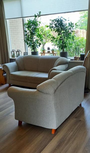 Gratis af te halen 2 en 2,5 zits bank