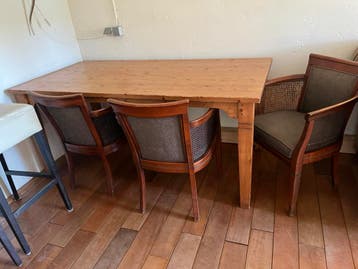Gratis tafel en stoelen