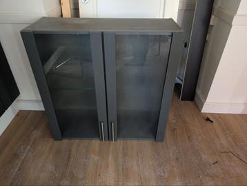 Gratis Keukenkast met glazen deuren en planken 90x89x33