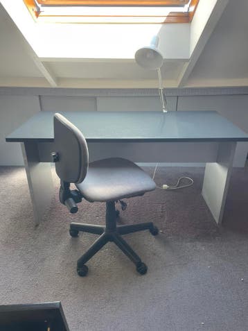 Bureau met bureaustoel gratis