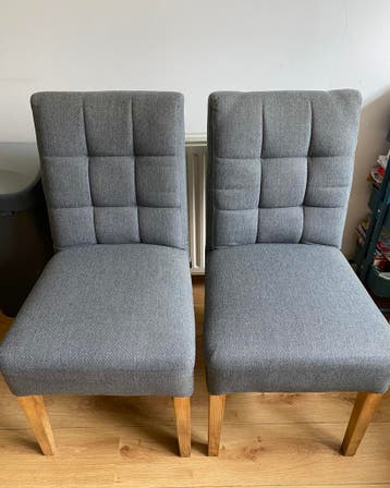 Eetkamerstoelen vijf stuks gratis af te halen