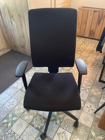Gratis af te halen, fijne bureaustoel