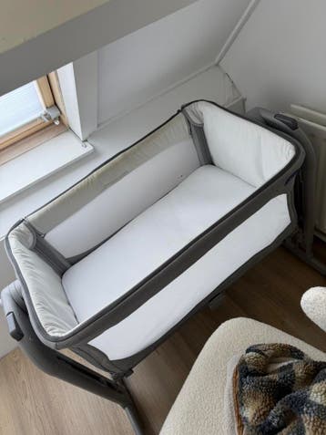 Co-sleeper chicco next to me magic