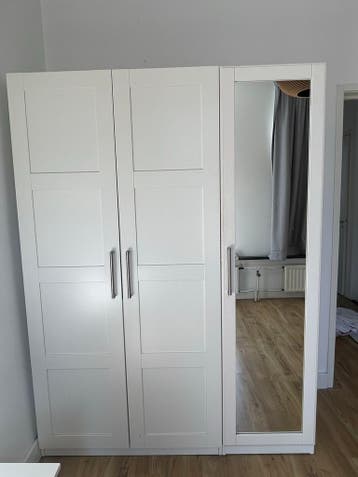 Witte kledingkast met spiegel en lades - Zo goed als nieuw