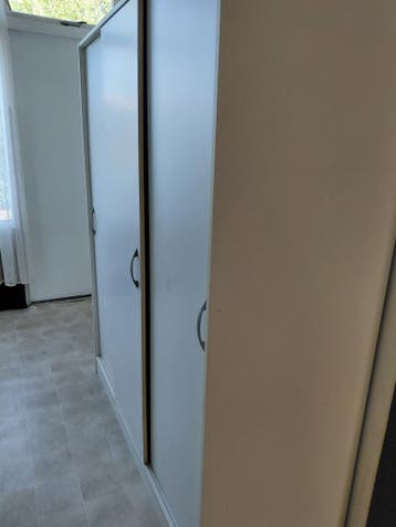 Mooie kledingkast 1.50 breed,1.80 hoog, 58 diep