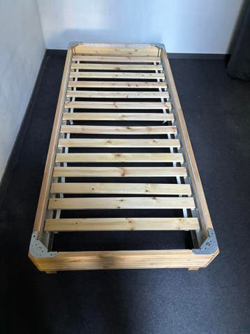 IKEA bed + ESPEVÄR lattenbodem + VALEVÅG matras 90x200