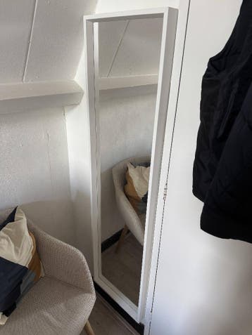 Gratis spiegel (150x42x4 cm) | ophalen woensdag 29 april