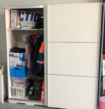 Kledingkast met schuifdeuren - Ruim en praktisch