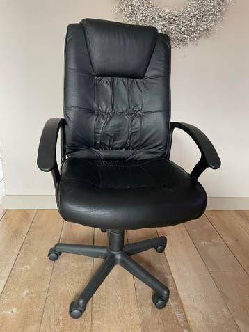 Zwarte bureaustoel gratis ophalen