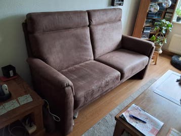 GRATIS AF TE HALEN LEREN 2,5 ZITS BANK KLEUR DONKERBRUIN.