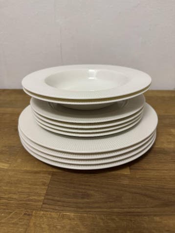 Gratis waterkoker + wit servies | ophalen woensdag 29 april