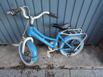 Gratis: kinderfietsje die wat liefde nodig heeft