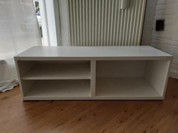 Ikea kastje met extra plank