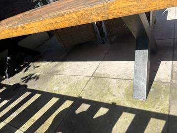 Zware grote tuintafel gratis opknapper