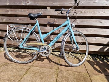 Batavus damesfiets, met 3 versnellingen.