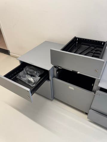 Grijze ladekastjes voor bureau - 3 stuks beschikbaar