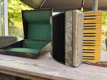 Antieke Electra Accordeon