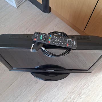 Panasonic TV, met afstandbediening en scartsnoer