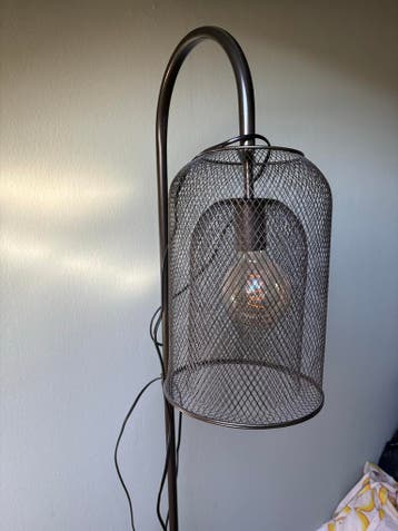 Nieuwe vloerlamp met tafeltje - snel ophalen!