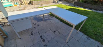 Stevig hoekbureau met lades - ideaal voor garage/hobbyruimte