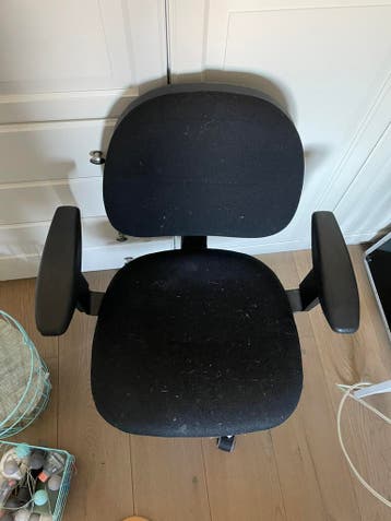 Bureaustoel zwart stof | armleuningen | wielen | GRATIS