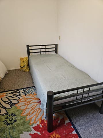 Mooi metalen eenpersoons bed