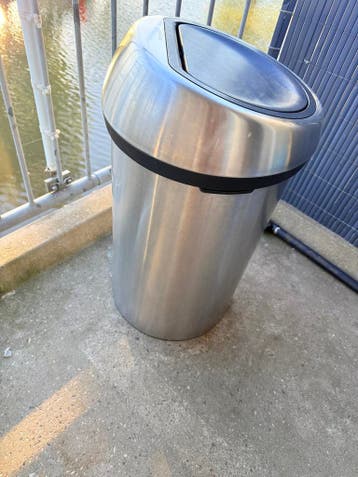 Brabantia prullenbak 60L een zeer goede staat, wegens €45,-