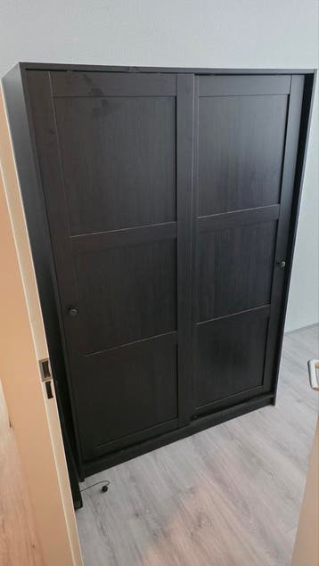 Gratis af te halen: IKEA Rakkestad schuifdeurkast
