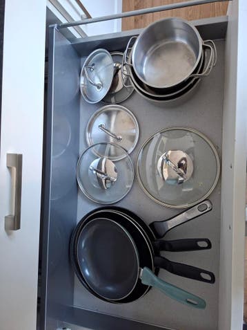 Gratis pannenset: Koekenpannen en Kookpannen met Deksel