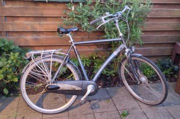 2 fietsen voor onderdelen of opknapbeurt