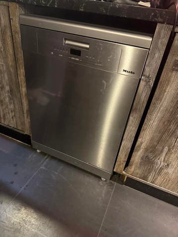 Miele vaatwasser met F11 storing (voor onderdelen/reparatie)