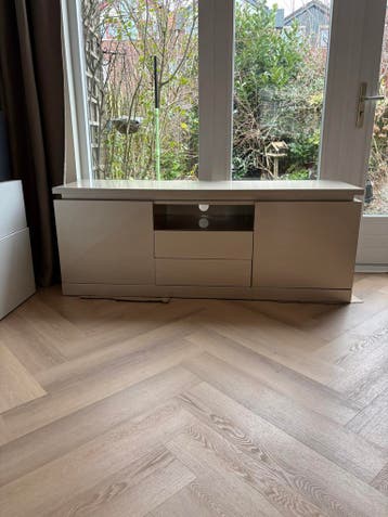 Tv meubel GRATIS